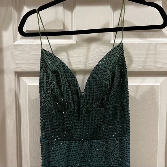 Nox Anabel E1038 - NWT Beaded V-Neck
Prom Dress SIZE 4 - Picture 6 of 7